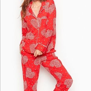 Victoria’s Secret Lightweight Pajamas XL